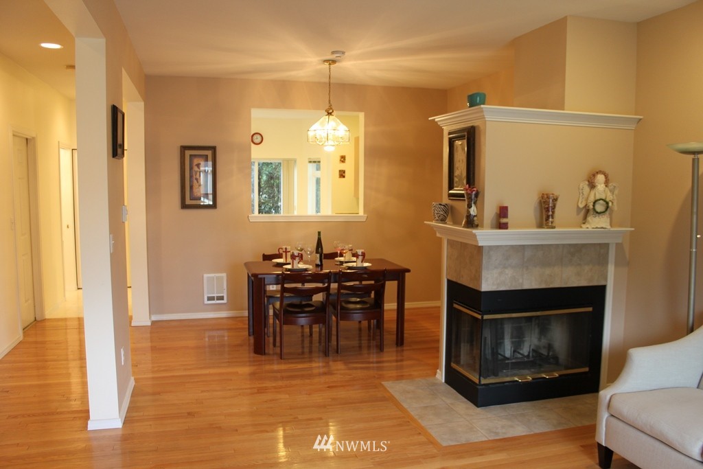 9411 177th Place Northeast, Unit 2 Redmond, WA 98052 - Photo 4 of 11
