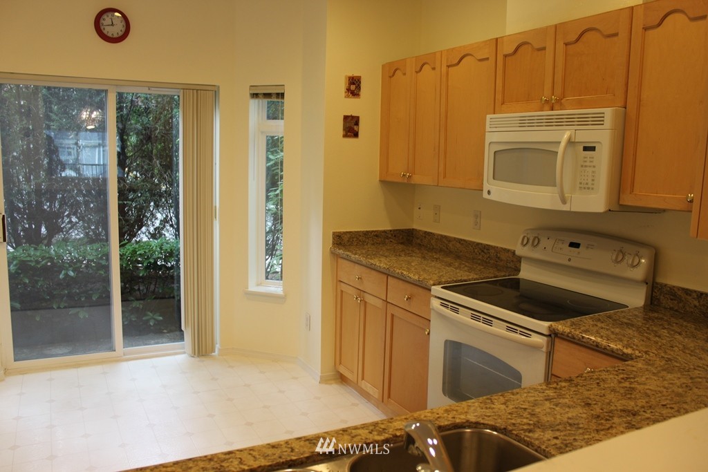 9411 177th Place Northeast, Unit 2 Redmond, WA 98052 - Photo 7 of 11