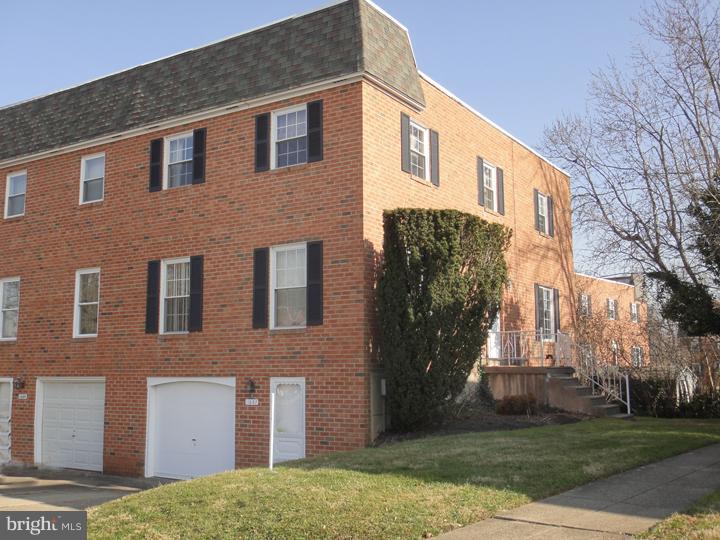 11057 Greiner Road Philadelphia, PA 19116 - Photo 1 of 23 Exterior