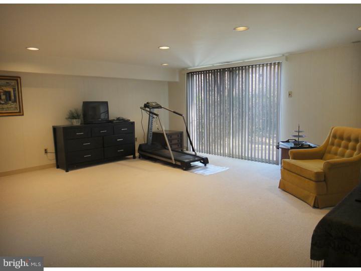 11057 Greiner Road Philadelphia, PA 19116 - Photo 13 of 23 Basement - Finished