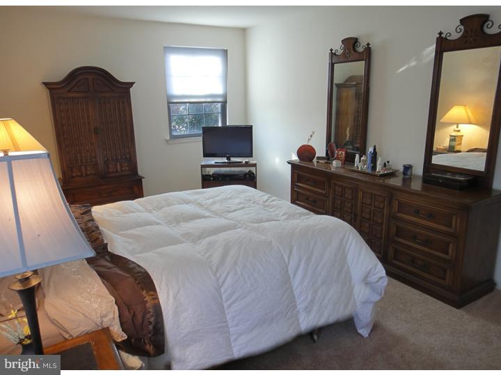 11057 Greiner Road Philadelphia, PA 19116 - Photo 16 of 23 Bedroom - Main