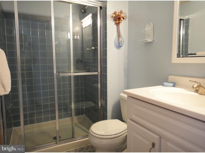 11057 Greiner Road Philadelphia, PA 19116 - Photo 19 of 23 Bathroom