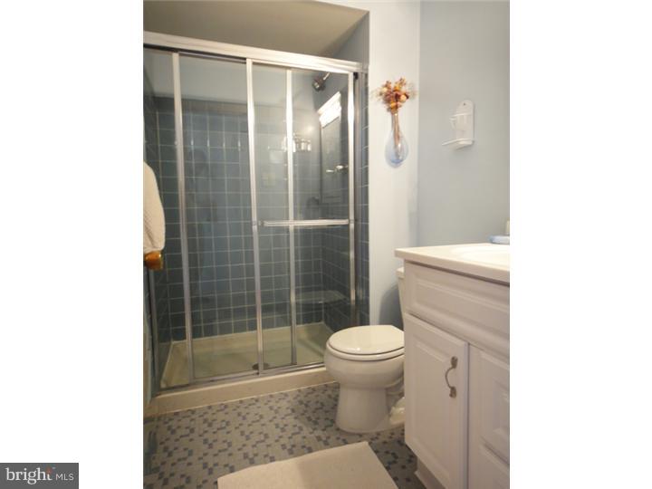 11057 Greiner Road Philadelphia, PA 19116 - Photo 20 of 23 Bathroom