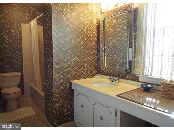 11057 Greiner Road Philadelphia, PA 19116 - Photo 21 of 23 Bathroom
