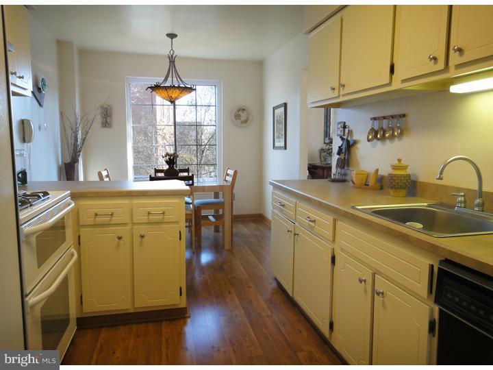 11057 Greiner Road Philadelphia, PA 19116 - Photo 5 of 23 Kitchen