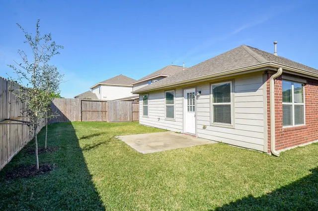 $2,200 | 10926 Clearsable Lane, Houston, TX 77034