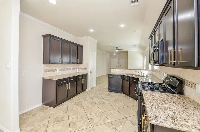 $2,200 | 10926 Clearsable Lane, Houston, TX 77034