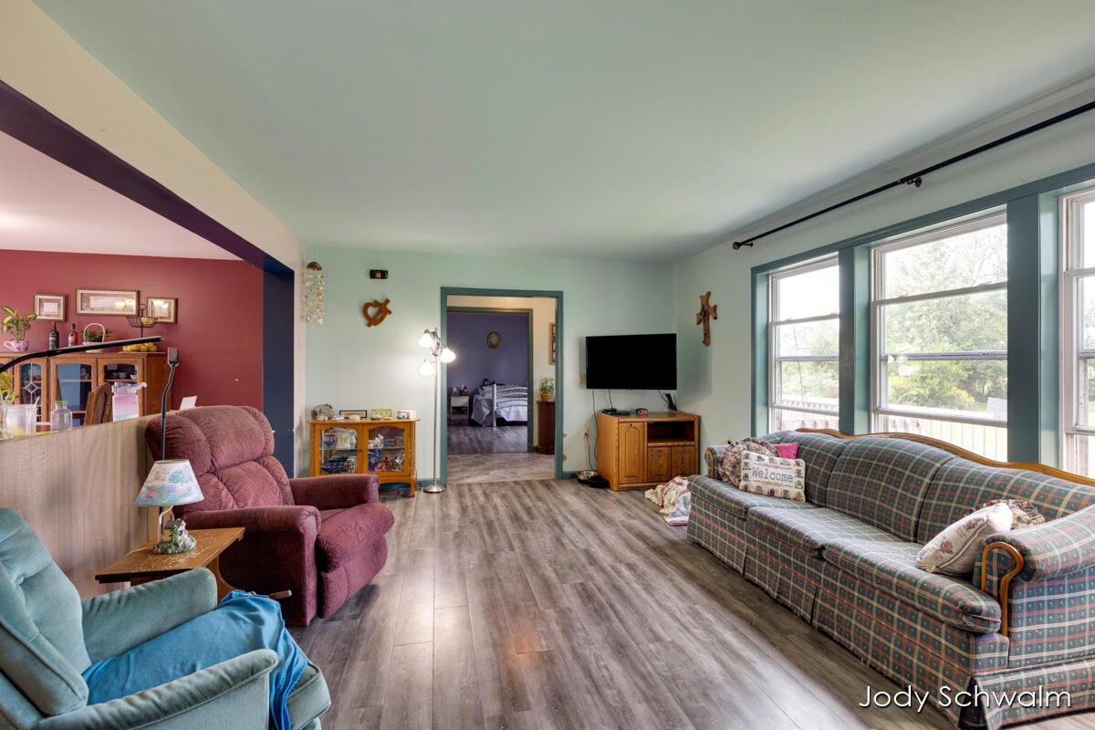 5167 Wooldridge Road Belding, MI 48809 - Photo 8 of 34 IMG_1008