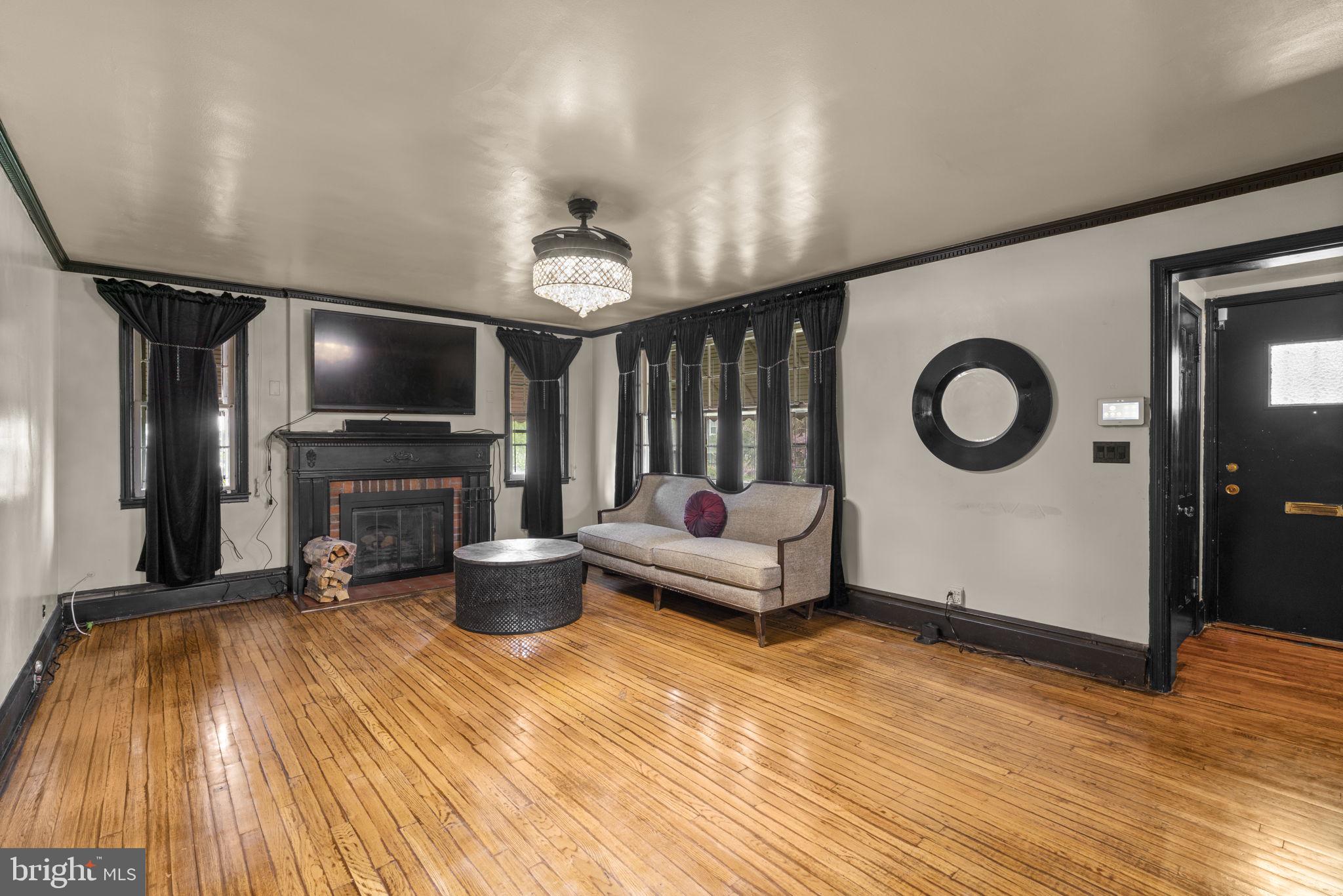 2605 Queen Anne Road Baltimore, MD 21216 - Photo 3 of 40