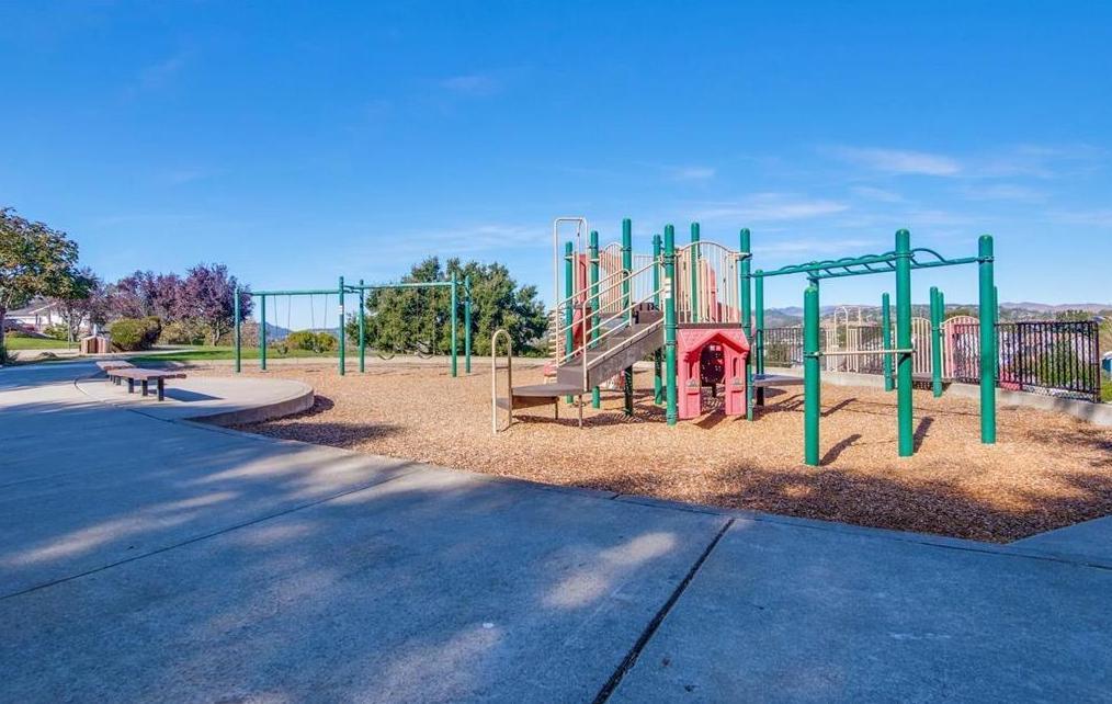 2933 Hardeman Street Hayward, CA 94541 - Photo 32 of 35 a view of outdoor space with garden