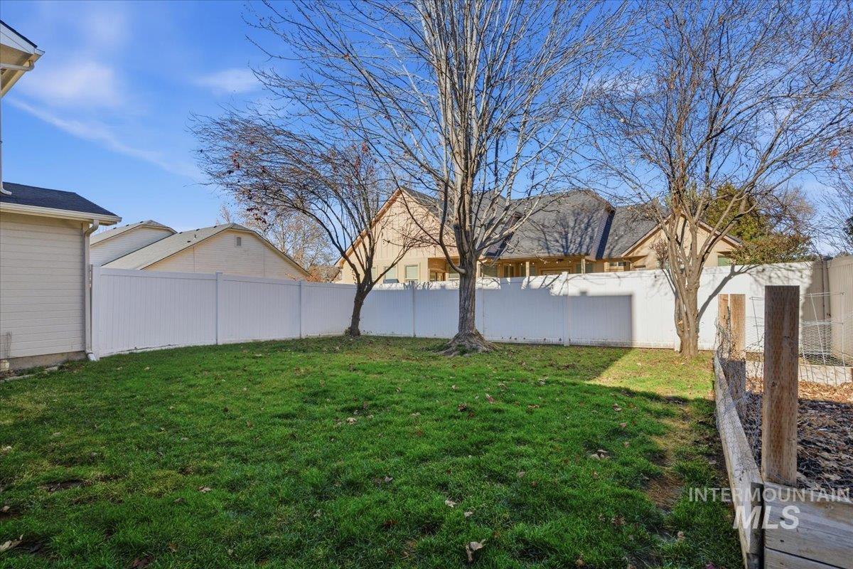 679 North Shadowfox Place Eagle, ID 83616 - Photo 33 of 37 View of fenced backyard