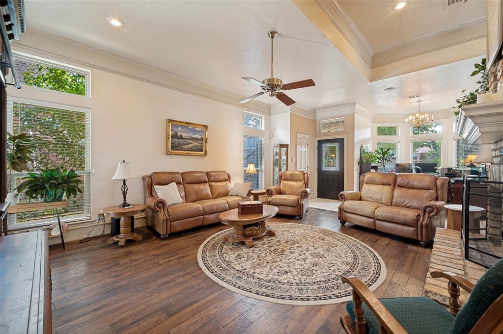 608 Crest Ridge Drive Irving, TX 75061 - Photo 4 of 24