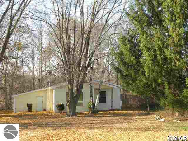 8106 South Genuine Road Shepherd, MI 48883 - Photo 14 of 15 1769104-13.JPG