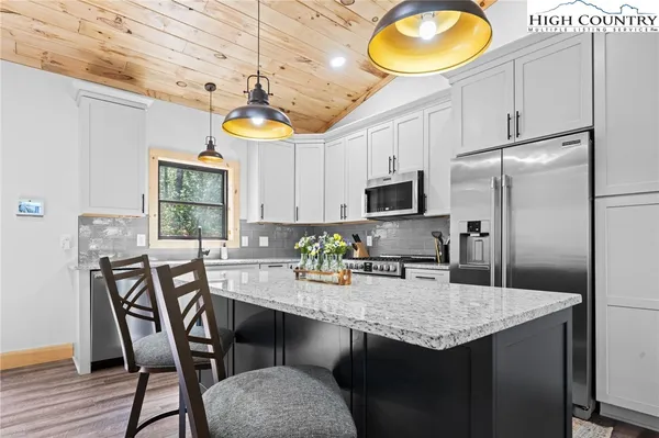 $520,000 | 162 Shady Oak Lane, West Jefferson, NC 28694