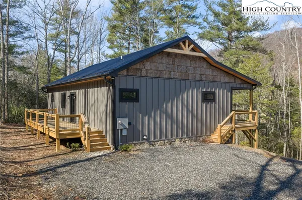 $520,000 | 162 Shady Oak Lane, West Jefferson, NC 28694