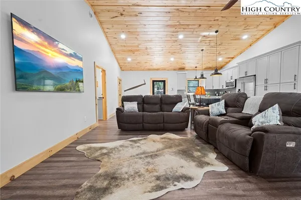 $520,000 | 162 Shady Oak Lane, West Jefferson, NC 28694