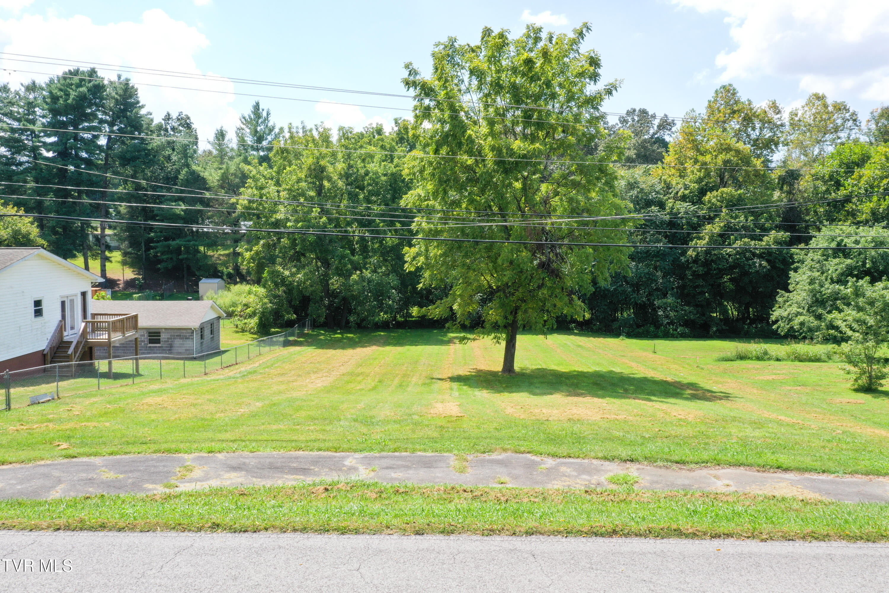 3498 Old Kentucky Road Morristown, TN 37814 - Photo 13 of 41 Photo Aug 27 2026, 2 08 13 PM