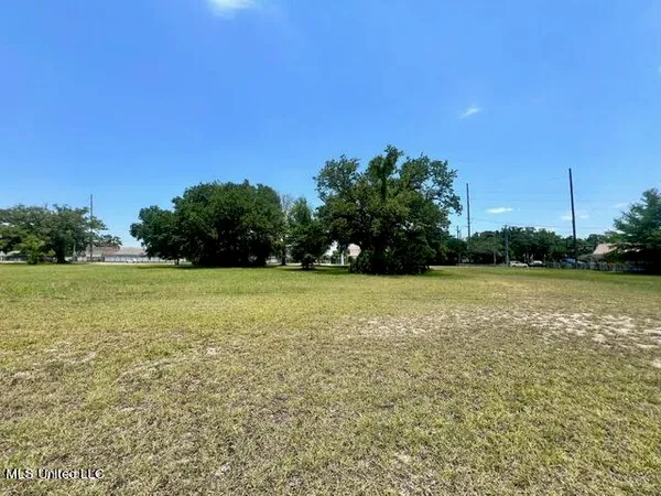 $725,000 | 1851 Pass Road, Biloxi, MS 39531