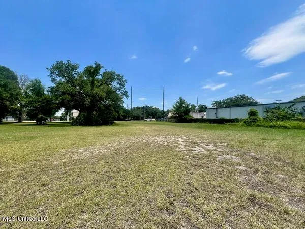 $725,000 | 1851 Pass Road, Biloxi, MS 39531