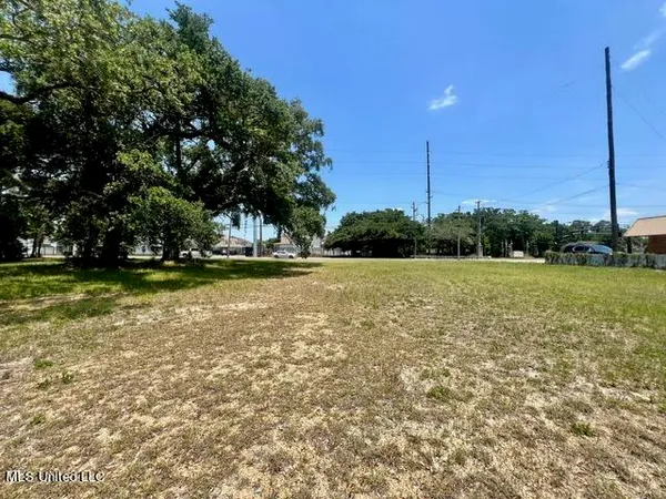 $725,000 | 1851 Pass Road, Biloxi, MS 39531