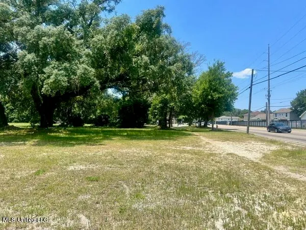 $725,000 | 1851 Pass Road, Biloxi, MS 39531