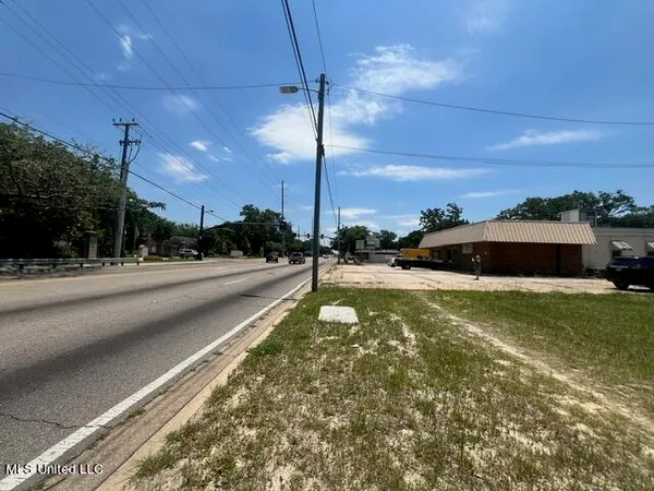 $725,000 | 1851 Pass Road, Biloxi, MS 39531