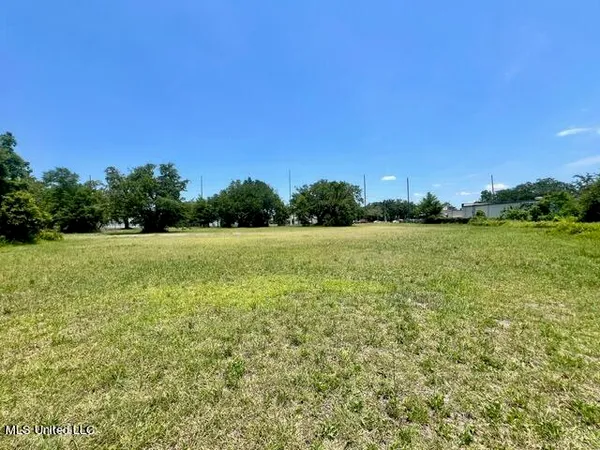 $725,000 | 1851 Pass Road, Biloxi, MS 39531
