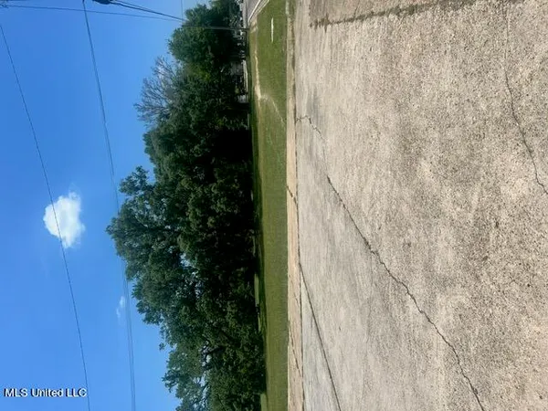 $725,000 | 1851 Pass Road, Biloxi, MS 39531