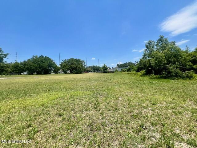 1851 Pass Road Biloxi, MS 39531 - Photo 5 of 36 IMG_0387