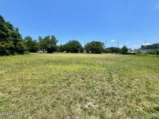 1851 Pass Road Biloxi, MS 39531 - Photo 6 of 36 IMG_0390