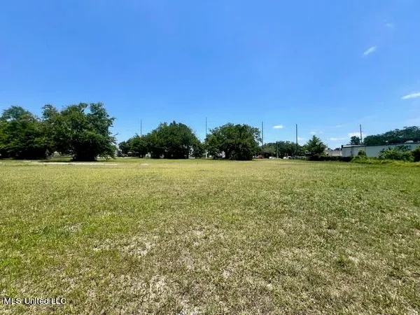 $725,000 | 1851 Pass Road, Biloxi, MS 39531