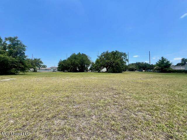 1851 Pass Road Biloxi, MS 39531 - Photo 9 of 36 IMG_0395