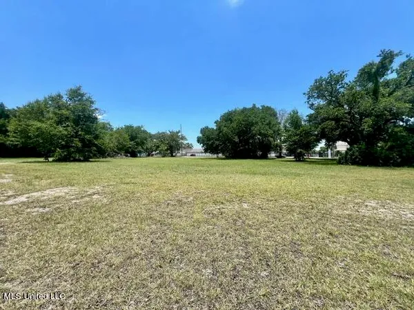$725,000 | 1851 Pass Road, Biloxi, MS 39531