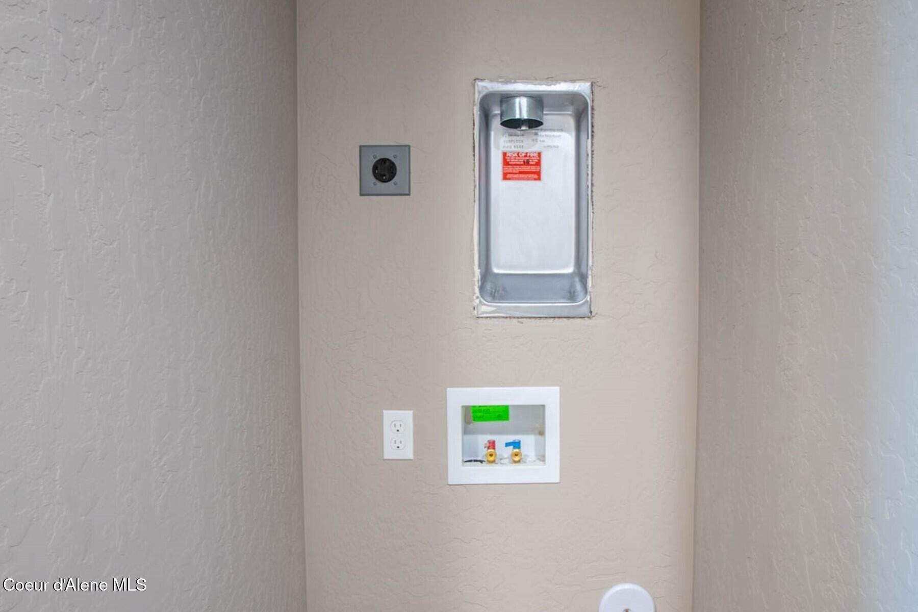 1650 Irvine Way Sandpoint, ID 83864 - Photo 24 of 34 Laundry Area