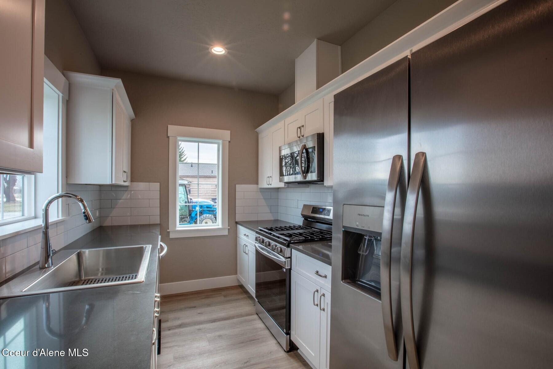 1650 Irvine Way Sandpoint, ID 83864 - Photo 6 of 34 Kitchen - All new appliances