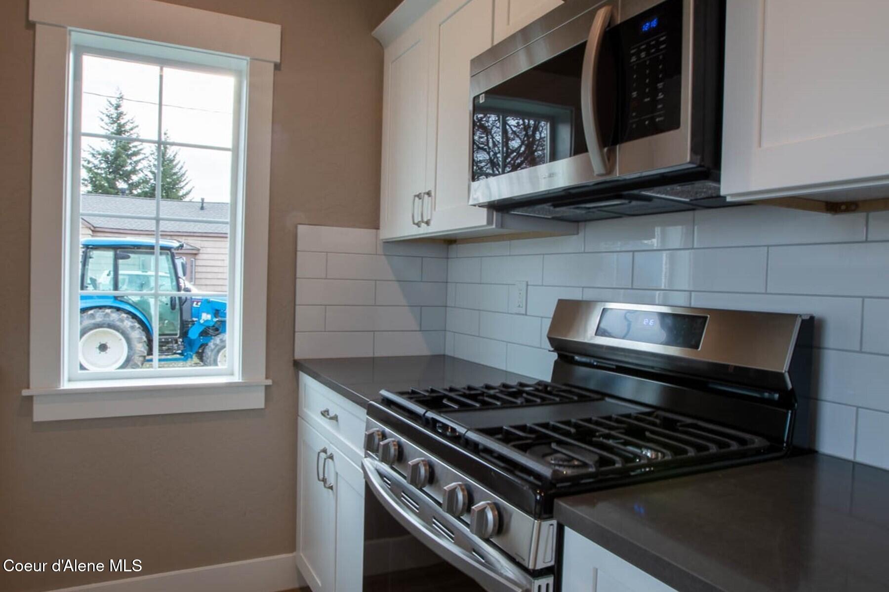 1650 Irvine Way Sandpoint, ID 83864 - Photo 7 of 34 Kitchen