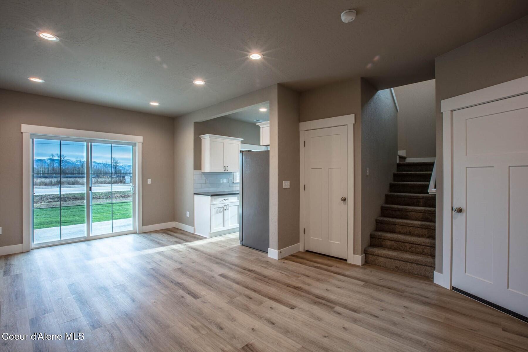 1650 Irvine Way Sandpoint, ID 83864 - Photo 10 of 34 LivingDining