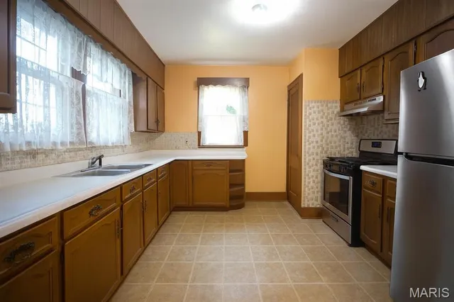 $153,000 | 227 South Montgomery Avenue, Litchfield, IL 62056