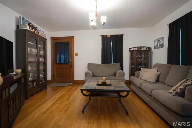 $153,000 | 227 South Montgomery Avenue, Litchfield, IL 62056