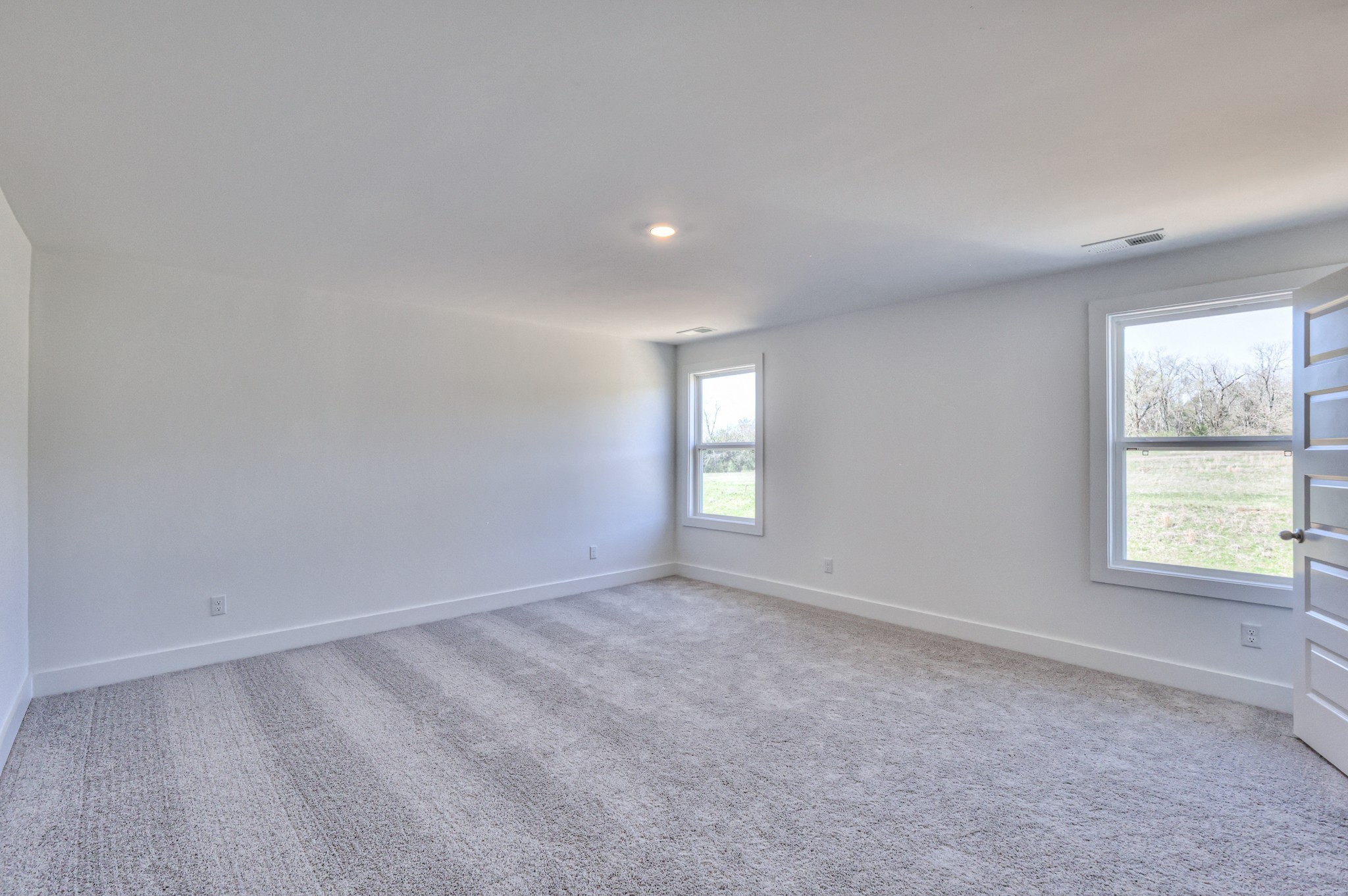 423 Duchess Boulevard Gallatin, TN 37066 - Photo 27 of 41 a view of an empty room with a window
