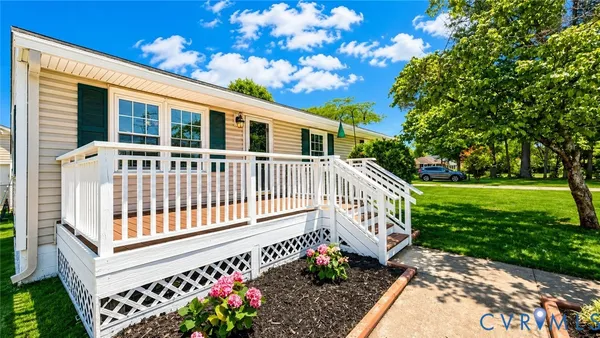 $286,000 | 570 Harpersville Road, Newport News, VA 23601