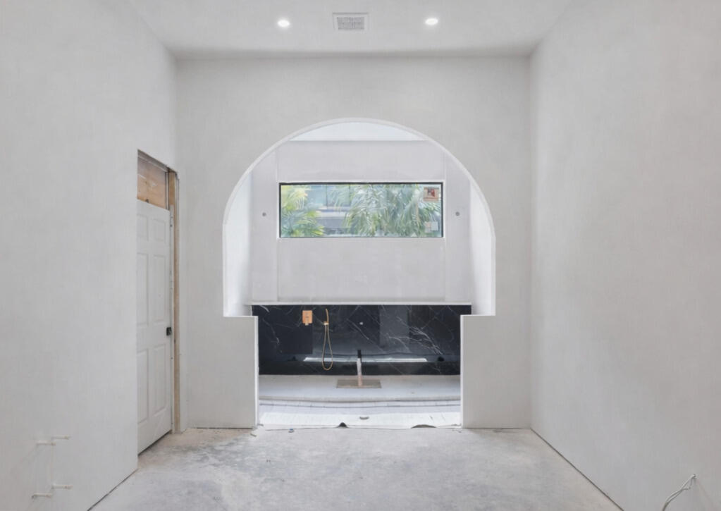 298 Northeast 8th Street Boca Raton, FL 33432 - Photo 17 of 48 Primary Bath