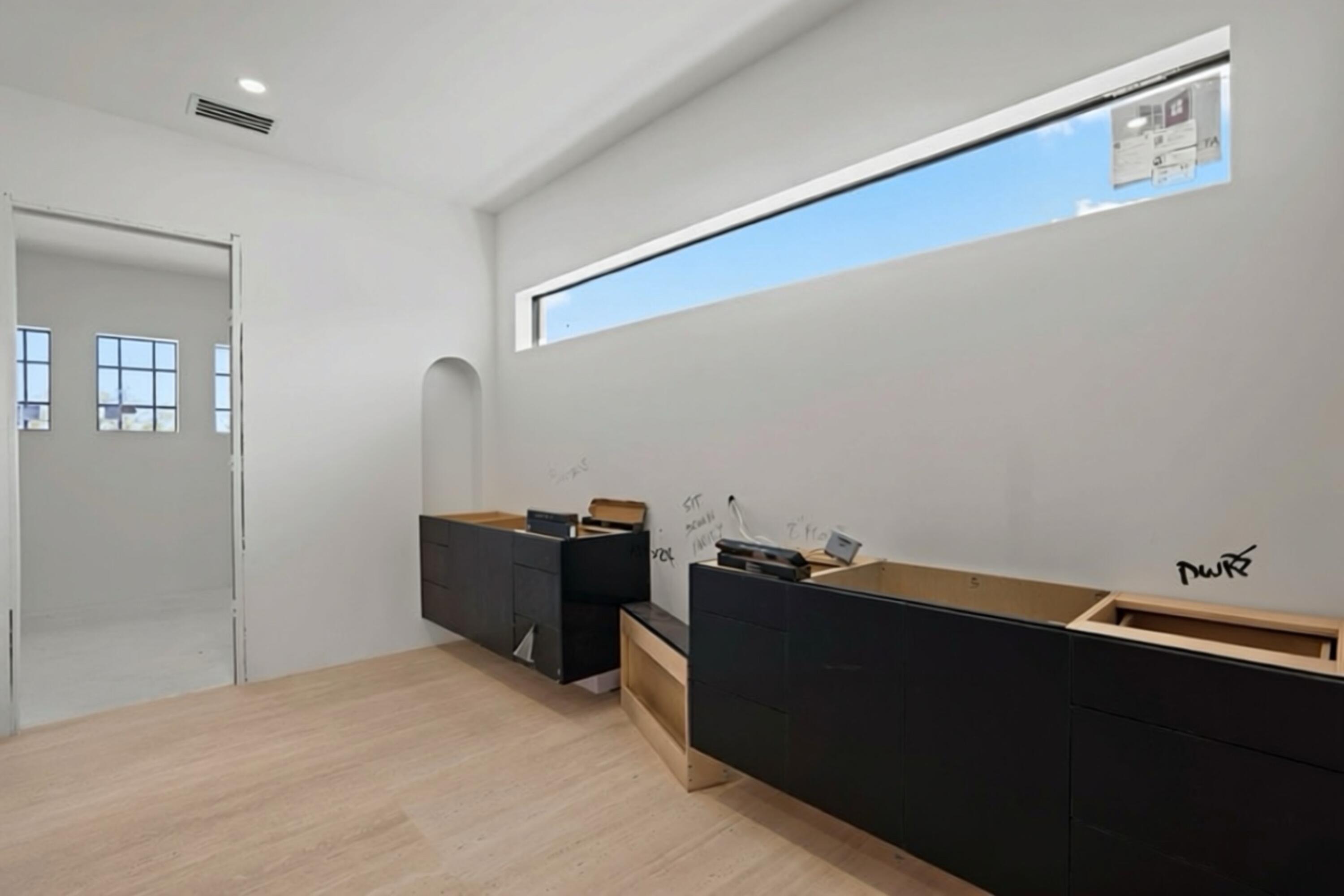 298 Northeast 8th Street Boca Raton, FL 33432 - Photo 23 of 48 VIP Suite Vanity