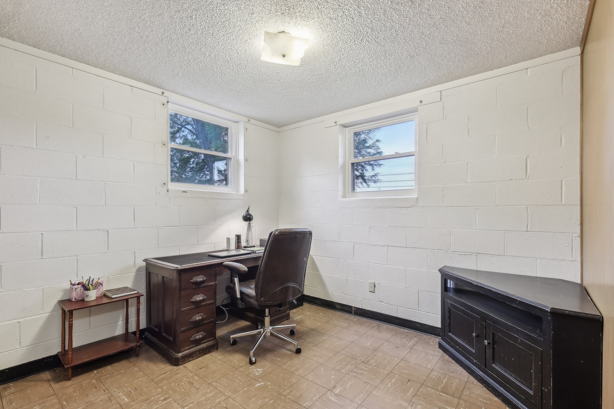 144 Airport Road Clarksville, TN 37042 - Photo 27 of 49 a view of a workspace with furniture