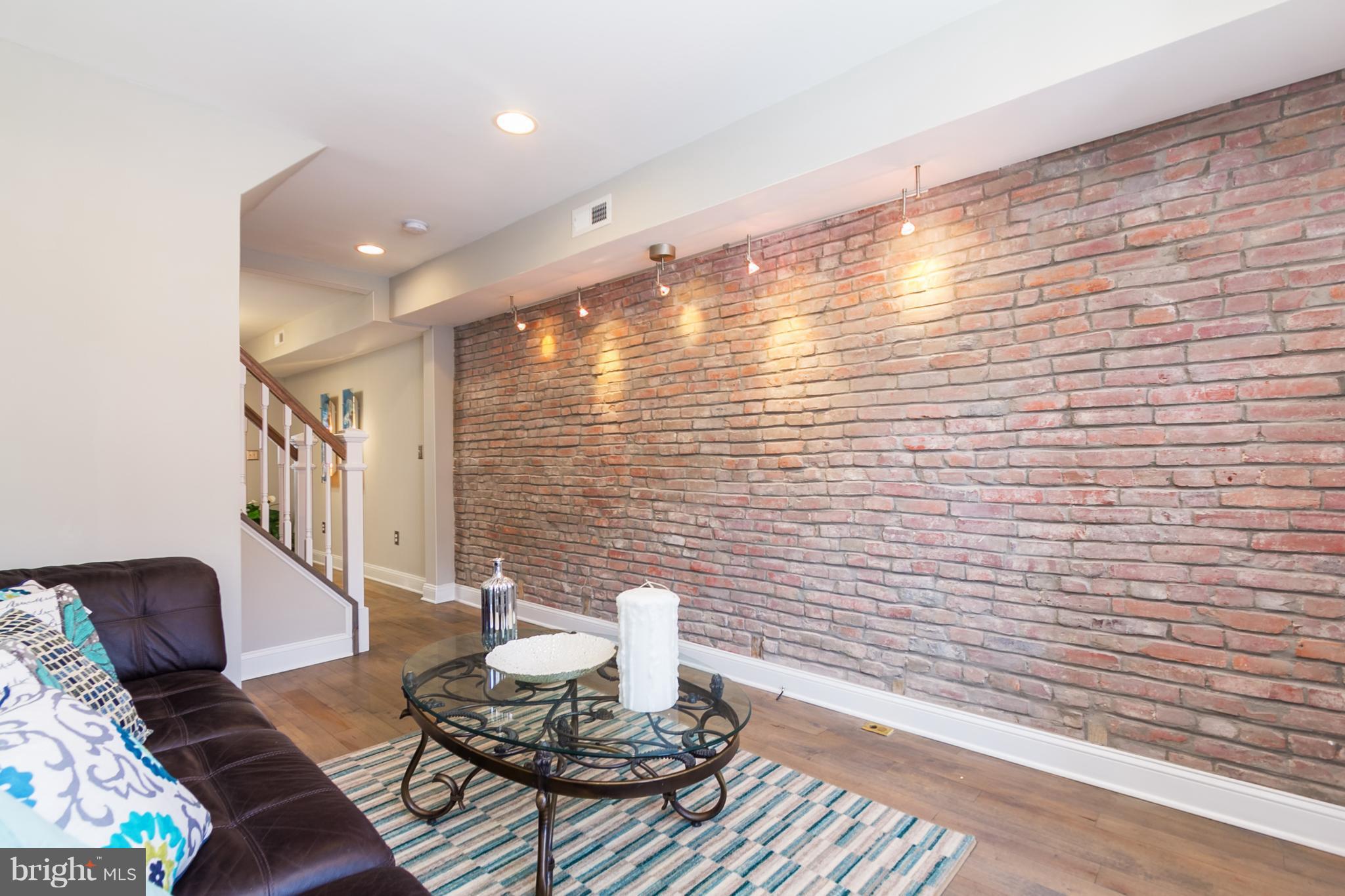 1812 Light Street Baltimore, MD 21230 - Photo 3 of 28 Living Room