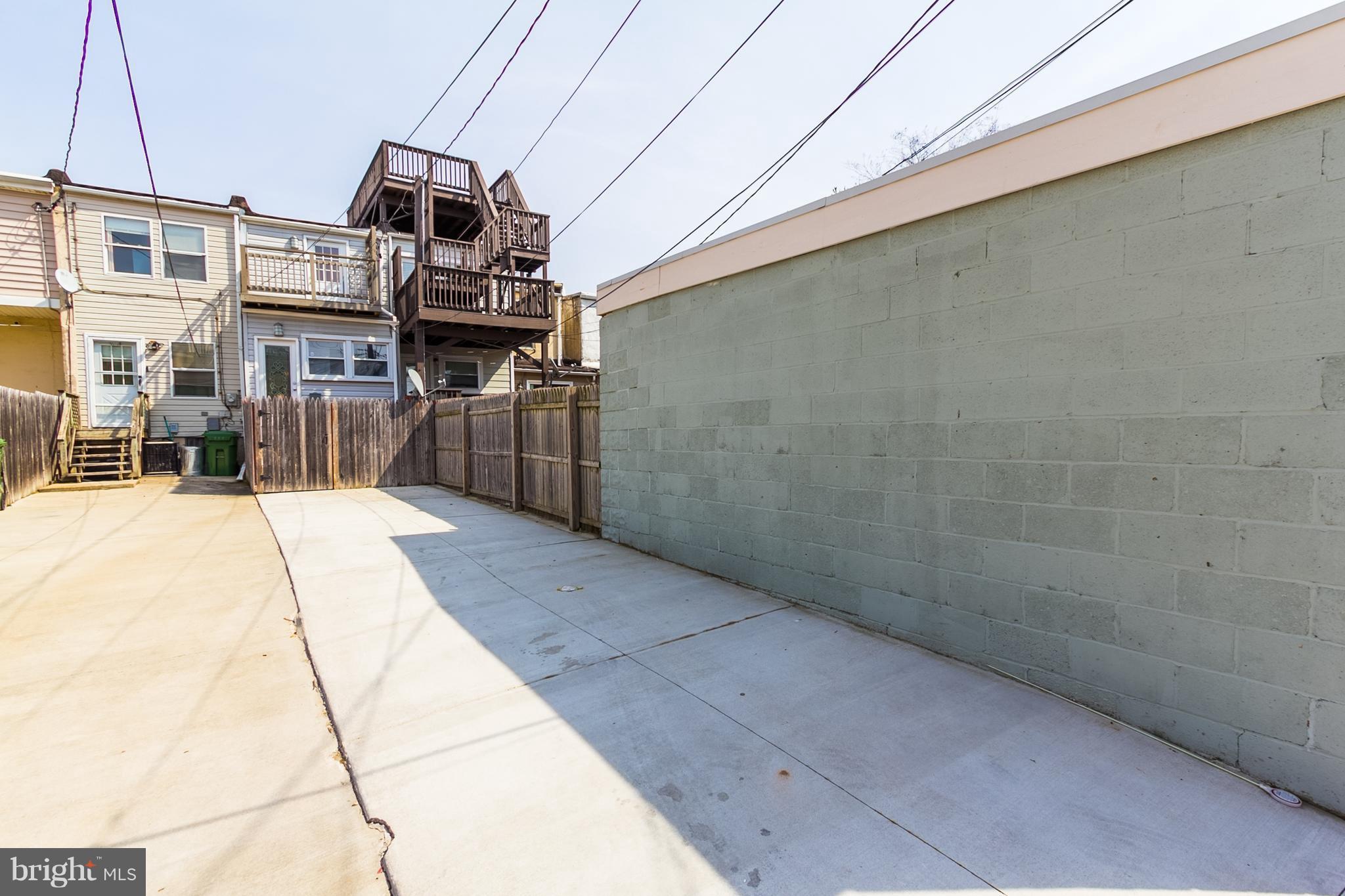 1812 Light Street Baltimore, MD 21230 - Photo 27 of 28 Oversized Parking Pad