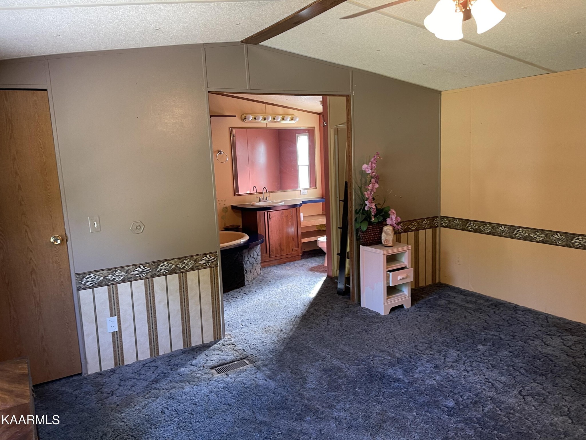 625 Miller Road Bybee, TN 37713 - Photo 23 of 34 a view of entryway and hall