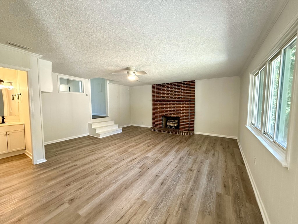 409 Pleasant Road Dothan, AL 36301 - Photo 12 of 19
