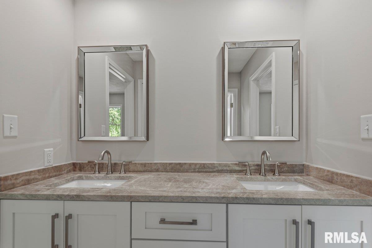 1904 Oak Creek Road Springfield, IL 62704 - Photo 60 of 90 Gallery Image 60