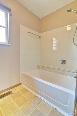 $1,800 | 1005 Pocono Trail, Ballwin, MO 63021